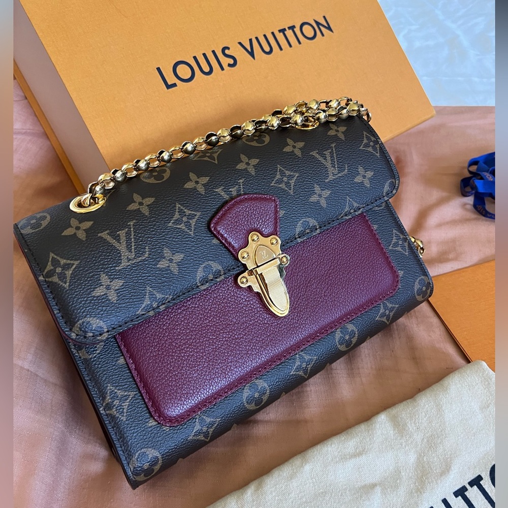 LIKE NEW Louis Vuitton victoire Raisin monogram shoulder bag